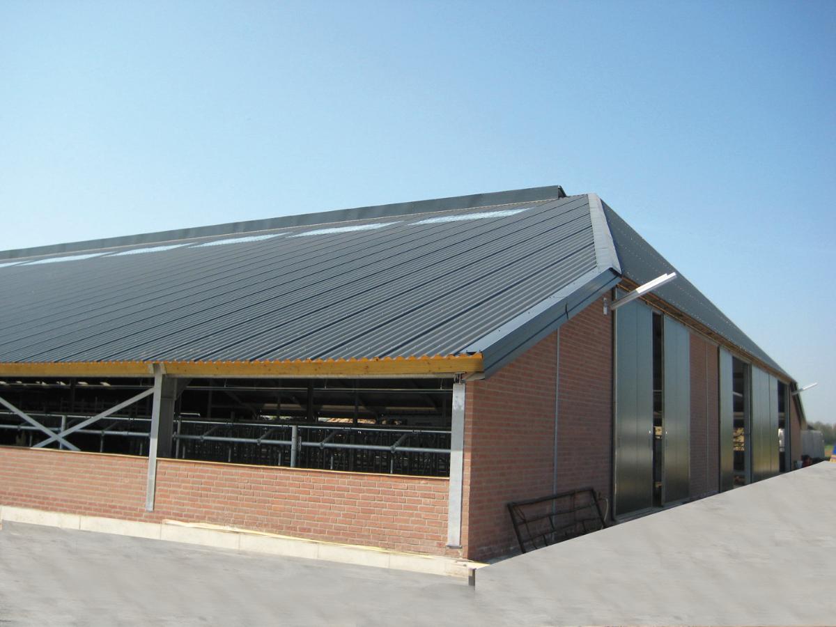 DC700 Corrugated Insulated Roof Panel application showcase 1
